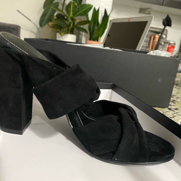 Kendall & Kylie-Brand New - Picture 1 of 2